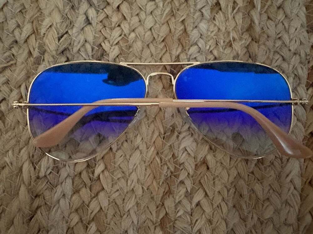 Ray-Ban RB3025 Aviator Sunglasses Gold Frame Blue Gradient Lenses - Picture 4 of 6